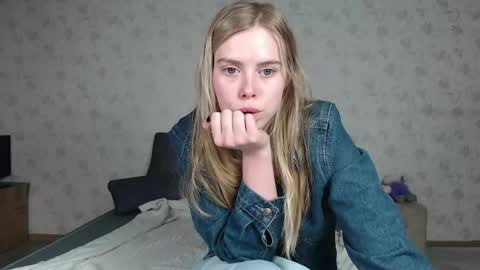 Sofia here online show from 05-21-26, 11:56