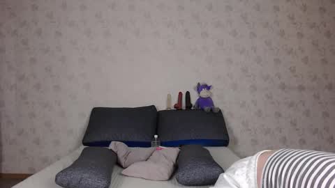 Sofia here online show from 05-27-26, 11:57