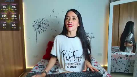 Sofia Kuleth  online show from 12-19-25, 02:07