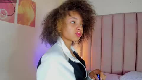 S O F I A  online show from 03-21-26, 11:48