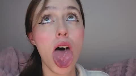     online show from 11-12-25, 03:51