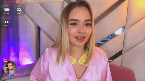 Snapshot of sofia_pamela_ chatting on 05-08-26, 04:56 online show from 05-08-26, 04:56