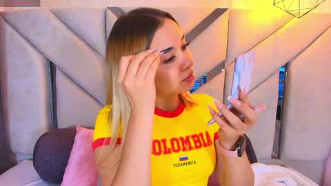 Snapshot of sofia_pamela_ chatting on 06-05-26, 06:57 online show from 06-05-26, 06:57