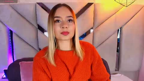 Snapshot of sofia_pamela_ chatting on 06-09-26, 07:03 online show from 06-09-26, 07:03