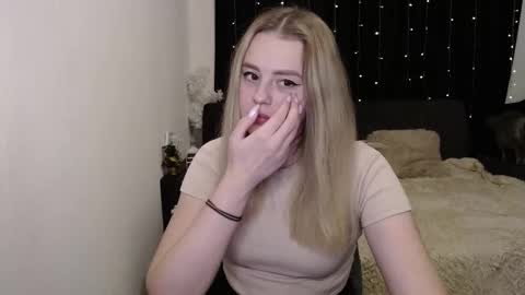 Snapshot of sofia_rosemary chatting on 12-22-24, 01:00 sofia_rosemary online show from 12-22-24, 01:00