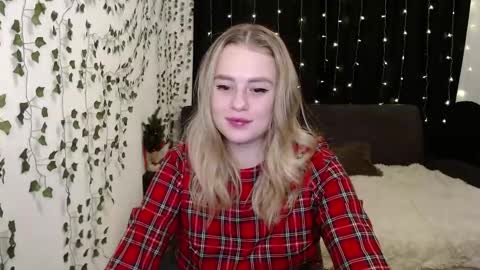 Snapshot of sofia_rosemary chatting on 12-30-24, 01:47 sofia_rosemary online show from 12-30-24, 01:47