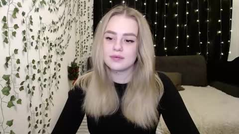 Snapshot of sofia_rosemary chatting on 01-20-25, 11:35 sofia_rosemary online show from 01-20-25, 11:35
