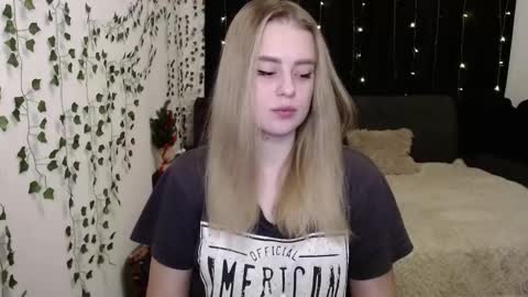 Snapshot of sofia_rosemary chatting on 01-25-25, 12:05 sofia_rosemary online show from 01-25-25, 12:05