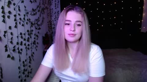Snapshot of sofia_rosemary chatting on 02-18-25, 12:39 sofia_rosemary online show from 02-18-25, 12:39