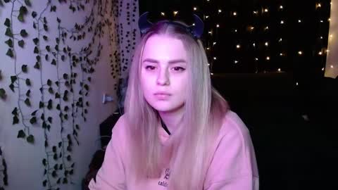 Snapshot of sofia_rosemary chatting on 02-19-25, 03:05 sofia_rosemary online show from 02-19-25, 03:05