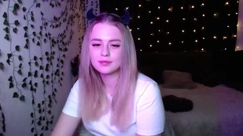 Snapshot of sofia_rosemary chatting on 02-21-25, 12:39 sofia_rosemary online show from 02-21-25, 12:39