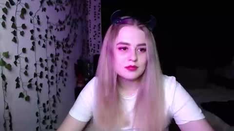 Snapshot of sofia_rosemary chatting on 03-08-25, 11:37 sofia_rosemary online show from 03-08-25, 11:37