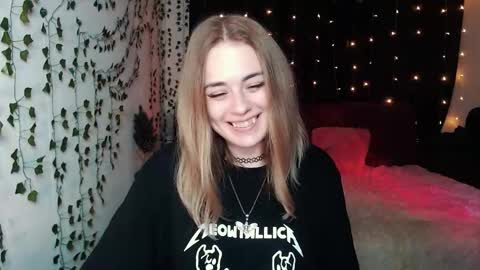 Snapshot of sofia_rosemary chatting on 09-21-25, 04:08 sofia_rosemary online show from 09-21-25, 04:08