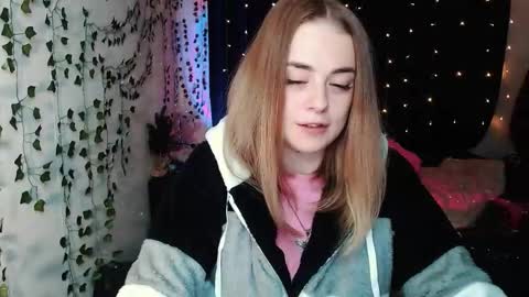 Snapshot of sofia_rosemary chatting on 09-30-25, 01:49 sofia_rosemary online show from 09-30-25, 01:49