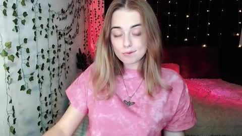 Snapshot of sofia_rosemary chatting on 10-08-25, 02:04 sofia_rosemary online show from 10-08-25, 02:04