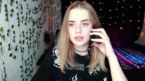 Snapshot of sofia_rosemary chatting on 10-14-25, 02:29 sofia_rosemary online show from 10-14-25, 02:29