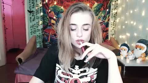 Snapshot of sofia_rosemary chatting on 10-22-25, 07:57 sofia_rosemary online show from 10-22-25, 07:57