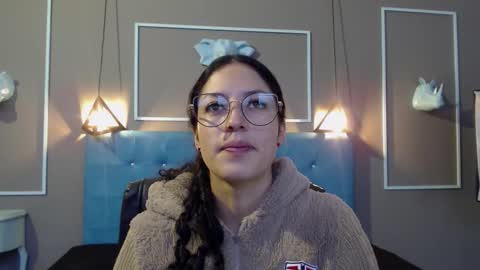 Sofa online show from 11-06-25, 11:33