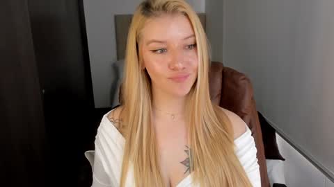 Snapshot of sofia_woodss chatting on 12-09-24, 03:22 Sofia online show from 12-09-24, 03:22