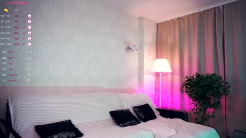 Snapshot of sofiabruno chatting on 12-09-24, 08:44 Hi My name is Sofia Welcome to my room Please thumbs up - its important online show from 12-09-24, 08:44