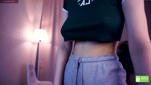 Snapshot of sofiabruno chatting on 10-15-25, 06:35 Hi My name is Sofia Welcome to my room Please thumbs up - its important online show from 10-15-25, 06:35