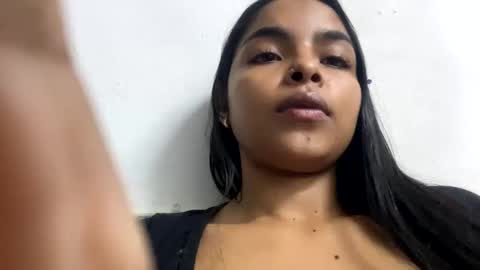 Danna Sofia online show from 01-12-25, 01:42