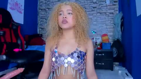 Snapshot of sofiacastillo01 chatting on 02-23-25, 05:18 sofiacastillo01 online show from 02-23-25, 05:18