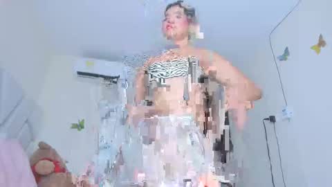 Snapshot of sofiacastillo01 chatting on 04-25-26, 06:27 sofiacastillo01 online show from 04-25-26, 06:27