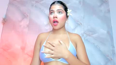 Snapshot of sofiacastillo01 chatting on 06-09-26, 02:06 sofiacastillo01 online show from 06-09-26, 02:06