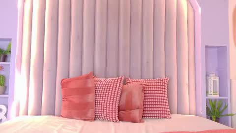 Snapshot of sofiadiamond_ chatting on 05-31-26, 11:28 SOFIA DIAMOND online show from 05-31-26, 11:28