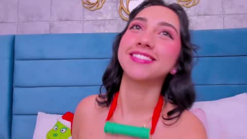 Snapshot of sofiamiiller chatting on 12-05-24, 08:22 Sofia Miller online show from 12-05-24, 08:22