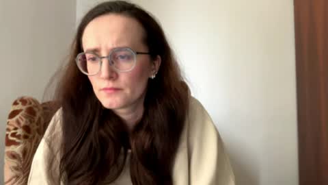 Sofia online show from 03-31-26, 01:11