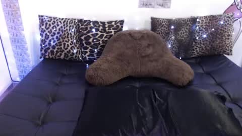 Snapshot of sofianix chatting on 12-16-24, 05:33 SOFIA NIX online show from 12-16-24, 05:33