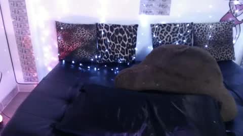 Snapshot of sofianix chatting on 02-16-25, 05:37 SOFIA NIX online show from 02-16-25, 05:37