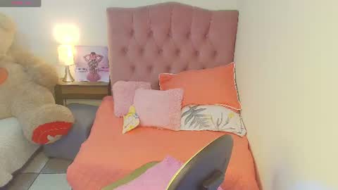 Snapshot of sofiasex92 chatting on 06-25-26, 08:35 Sofia online show from 06-25-26, 08:35