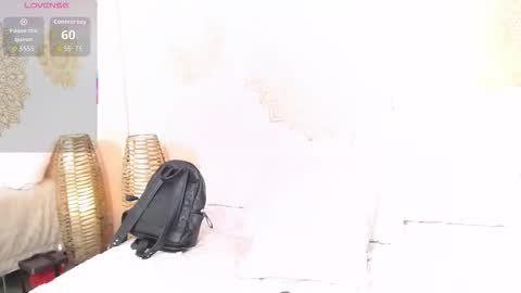 Sofia Stanley online show from 11-19-25, 11:54