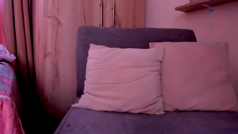 Snapshot of sofiavelez01 chatting on 06-11-26, 06:06 sofiavelez01 online show from 06-11-26, 06:06