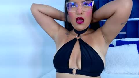 Sofia Cabrera online show from 06-21-26, 10:12