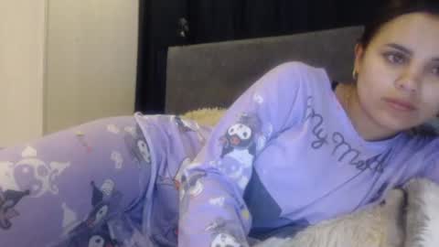 Snapshot of sofigarcia17 chatting on 05-11-26, 01:33 sofi online show from 05-11-26, 01:33