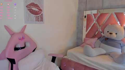 Snapshot of sofii_miller_ chatting on 02-04-25, 06:49 online show from 02-04-25, 06:49