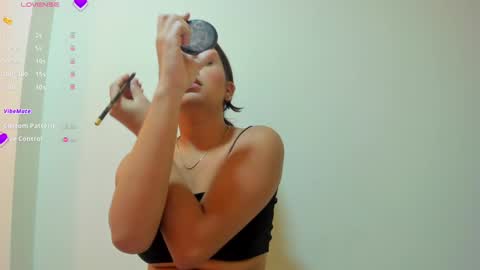 Snapshot of sofii_miller_ chatting on 03-05-25, 06:12 online show from 03-05-25, 06:12