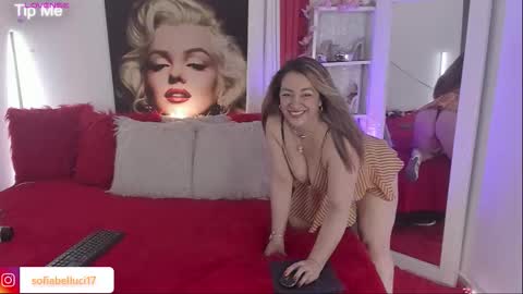 Snapshot of sofiibell_ chatting on 09-20-25, 01:06 Sofiibell online show from 09-20-25, 01:06