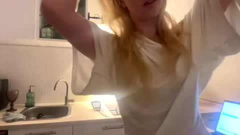 Snapshot of sofiipiink chatting on 07-25-26, 11:46 sofii online show from 07-25-26, 11:46