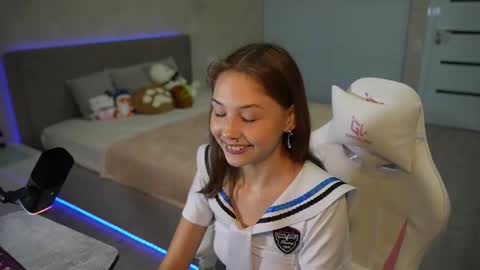 SofiMeow online show from 11-12-25, 06:52