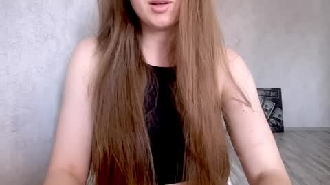 Snapshot of sofinovvak chatting on 05-20-26, 09:37 Sofi online show from 05-20-26, 09:37
