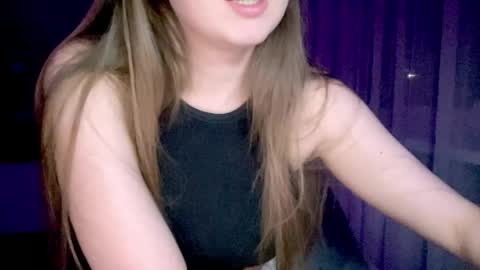Snapshot of sofinovvak chatting on 05-25-26, 06:36 Sofi online show from 05-25-26, 06:36