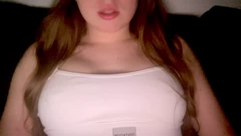 Snapshot of sofinovvak chatting on 06-22-26, 10:07 Sofi online show from 06-22-26, 10:07
