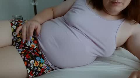 Snapshot of softenbyyy chatting on 09-23-25, 07:50 chubby enby sissy online show from 09-23-25, 07:50
