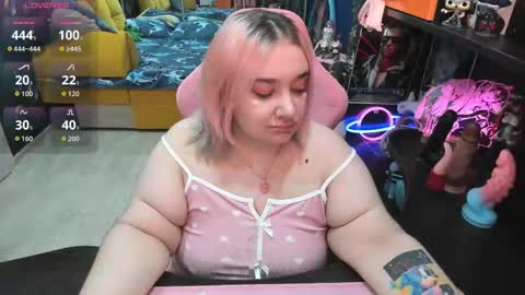 Sofie online show from 10-24-25, 02:41