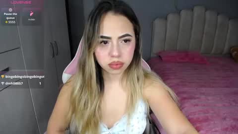 Snapshot of softkiss_x chatting on 04-22-26, 12:13 Fran online show from 04-22-26, 12:13
